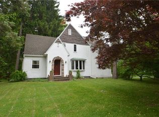 1350 Crittenden Rd, Rochester, NY 14623