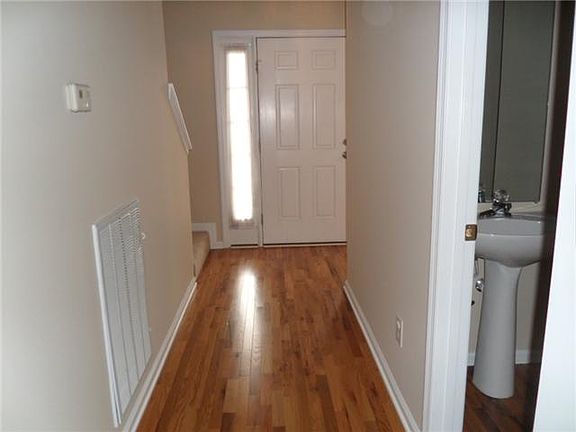 4th image of 1309 Lady Ct