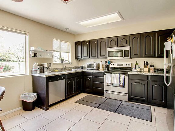 4th image of 3306 S Los Feliz Dr