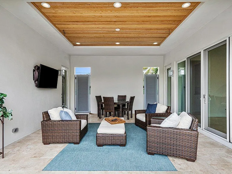 217 Gulfstream Blvd — Photo 34