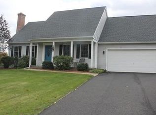 33 Hummingbird Ln, West Springfield, MA 01089