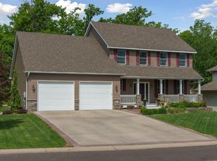 764 Henslow Ave N, Oakdale, MN 55128