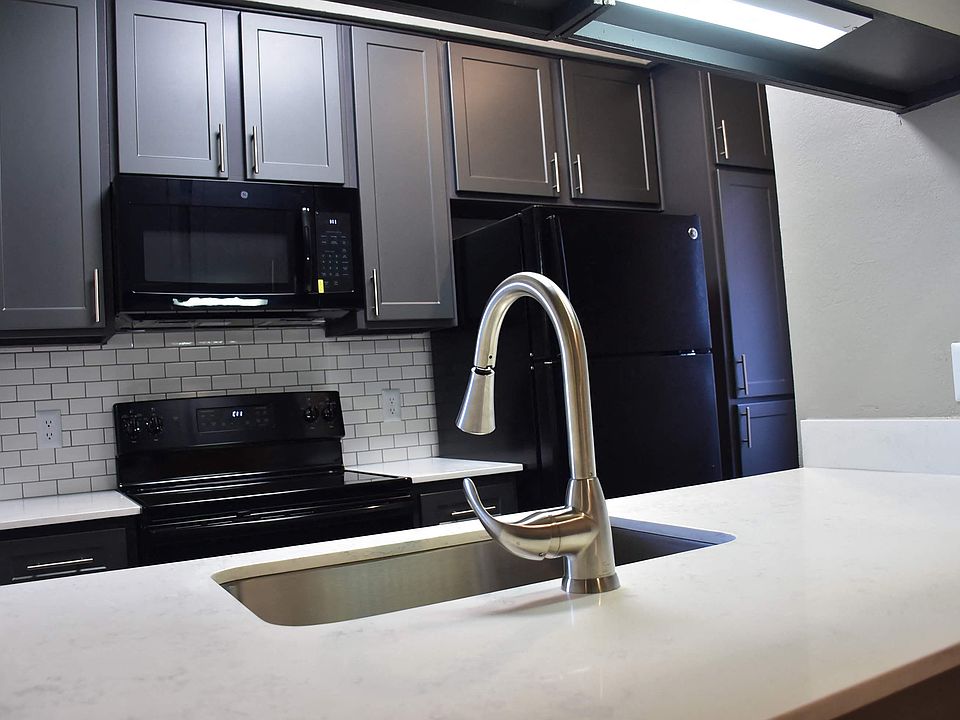 Oakwood Creek Apartments kitchen area