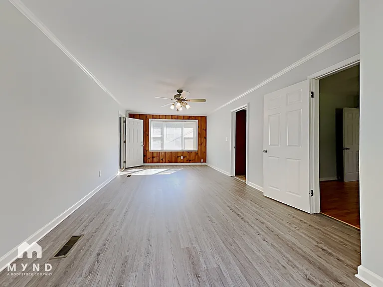 906 5th Ave SW — Photo 5