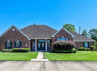 52 Sandelwood Trl, Beaumont, TX 77706