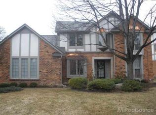 1675 Tacoma Dr, Rochester Hills, MI 48306