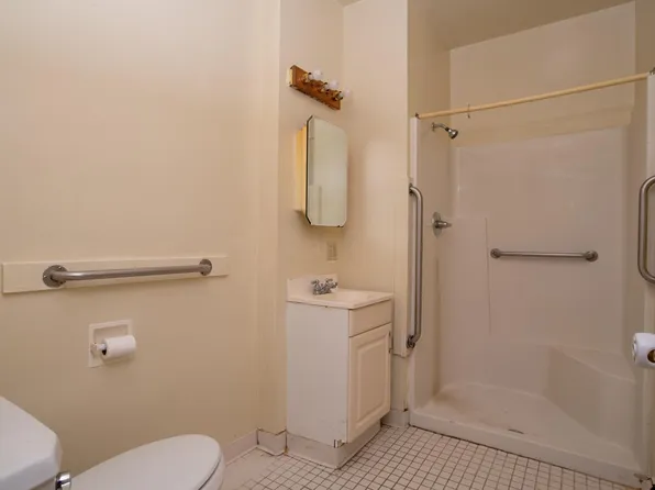 131 6th Ave #2, Troy, NY 12180