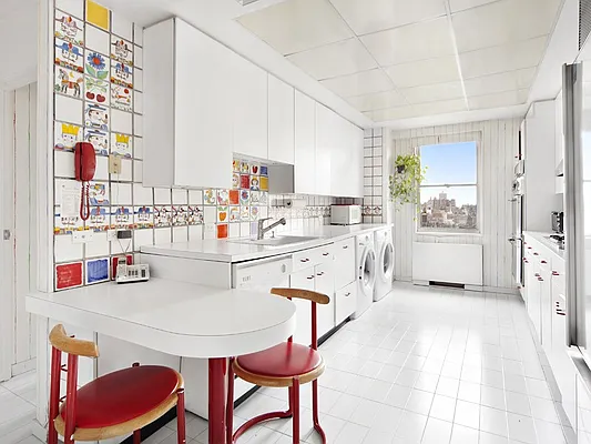 Sold by Sotheby's International Realty | media 7