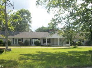 1600 E Main St, Centre, AL 35960