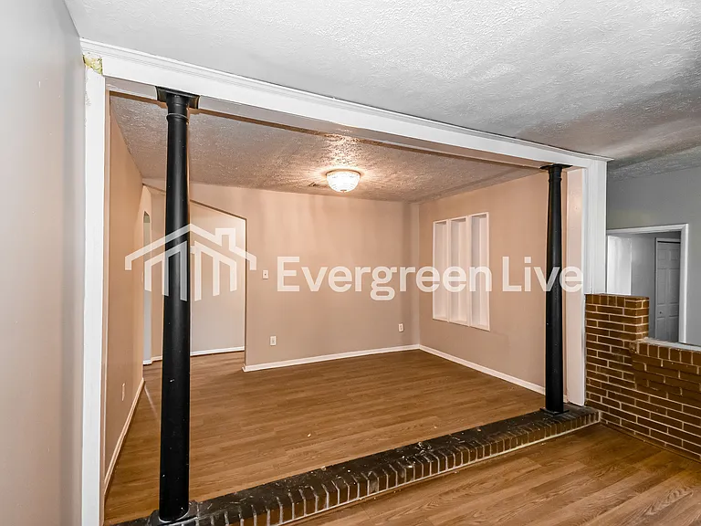 3217 Plateau St — Photo 8
