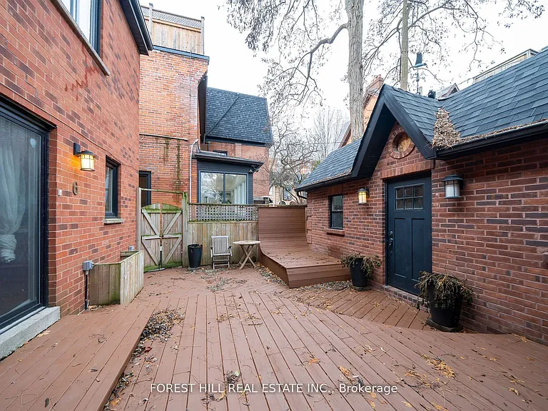 6 Aberdeen Ave — Photo 33