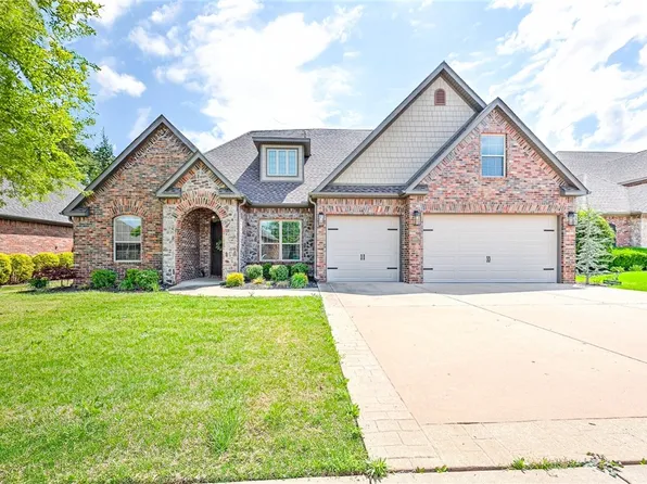 6409 S 41st St, Rogers, AR 72758