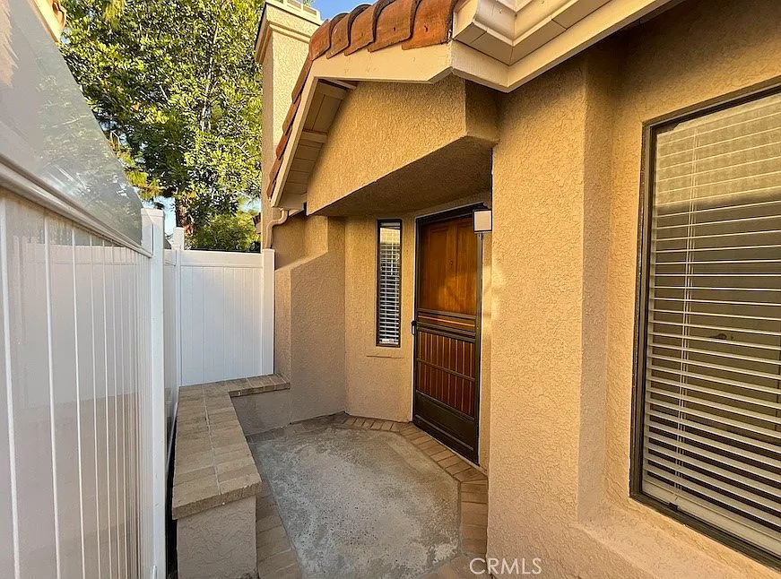 2 bed, 1117 sqft, $4,150 — Photo 3
