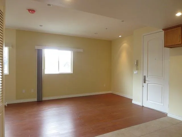 14826 Vanowen St #102 — Photo 19