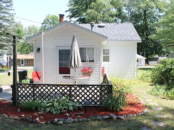 3rd image of 313 Beverly Dr