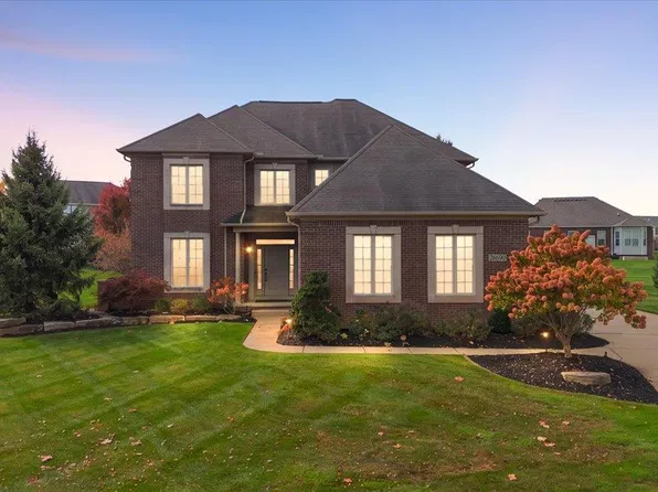 26690 Kentucky Ct, South Lyon, MI 48178