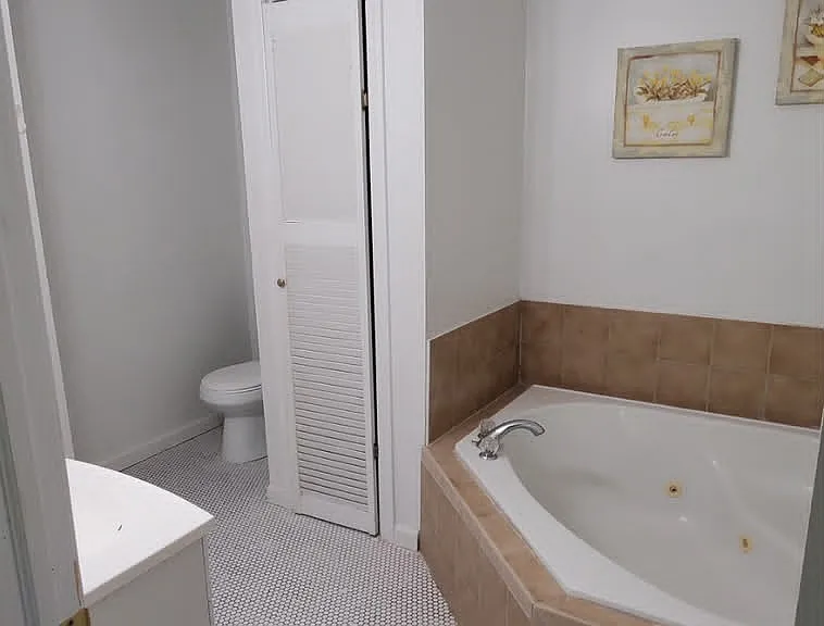 1240 Del Mar Rd — Photo 2