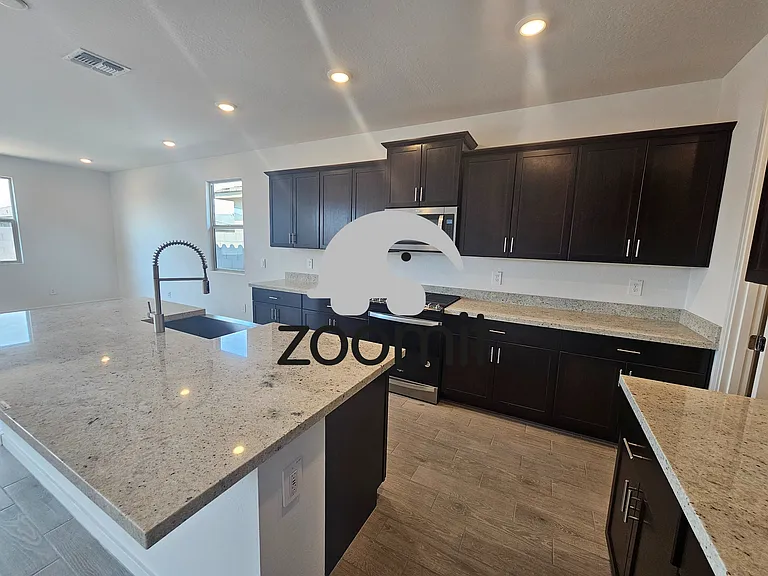 16047 W Honeysuckle Dr — Photo 7