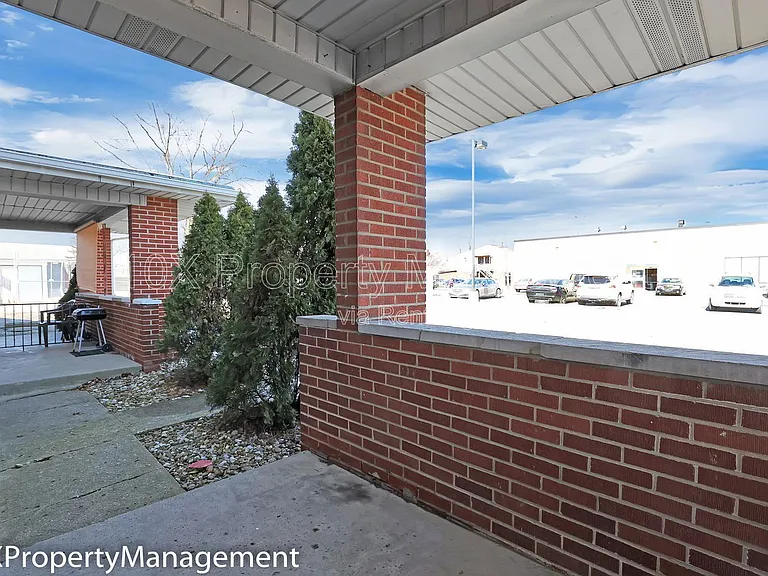 3257 Cleveland Ave #C — Photo 4