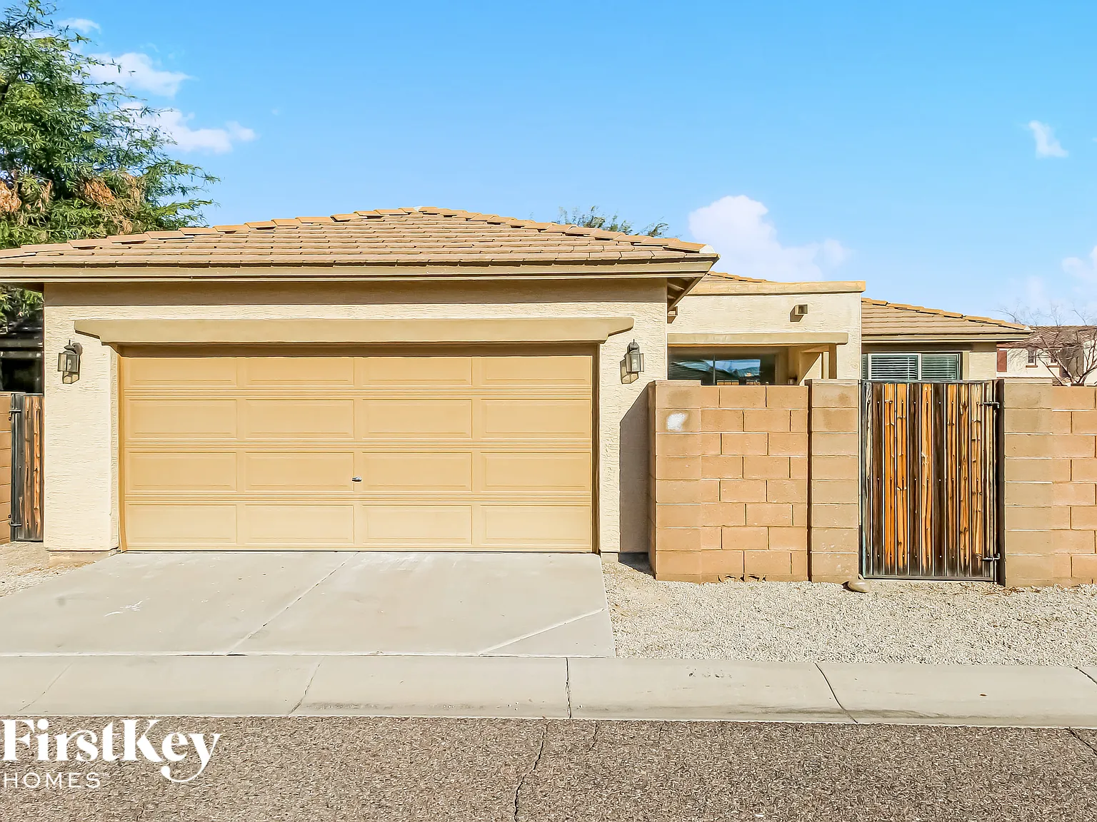 3 bed, 2.0 bath, 1742 sqft, $2,430 — Photo 2