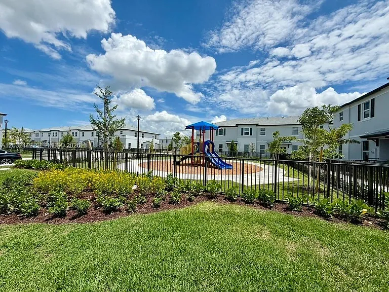 12460 SW 248th St #8 — Photo 36