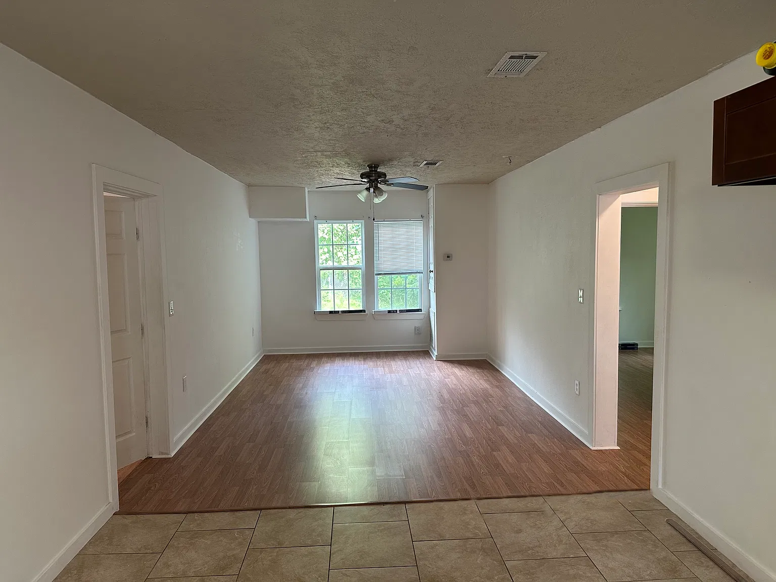 3 bed, 1054 sqft, $1,295 — Photo 3