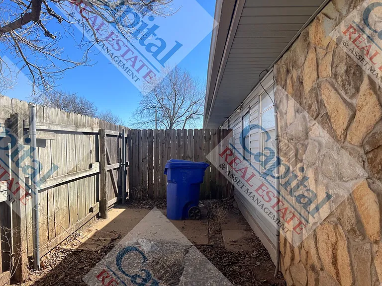 1817 Beaumont Dr — Photo 29