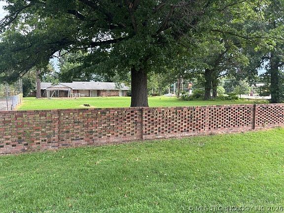 4th image of 3535 Chandler Rd