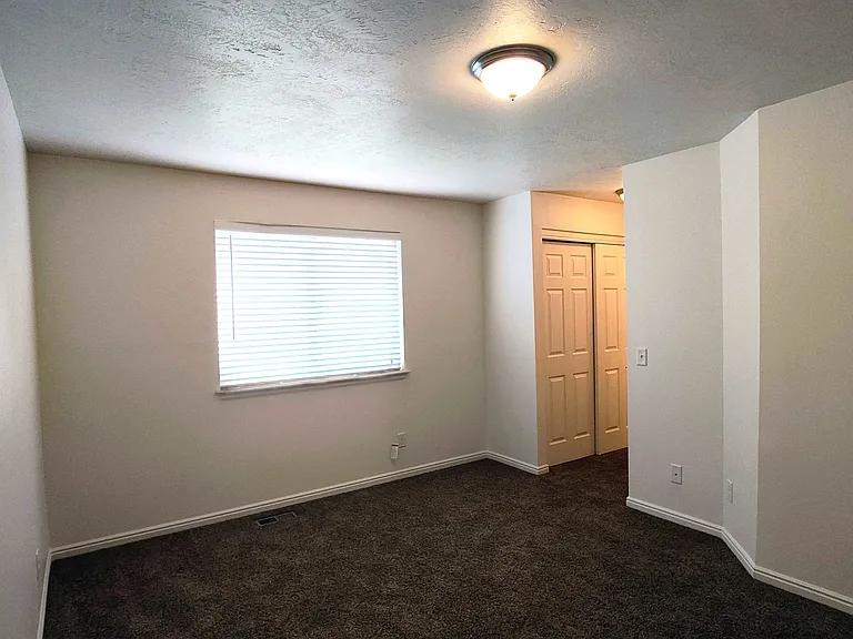 3470 S 200 E — Photo 20