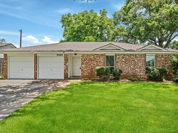 9666 Windswept Ln, Houston, TX 77063