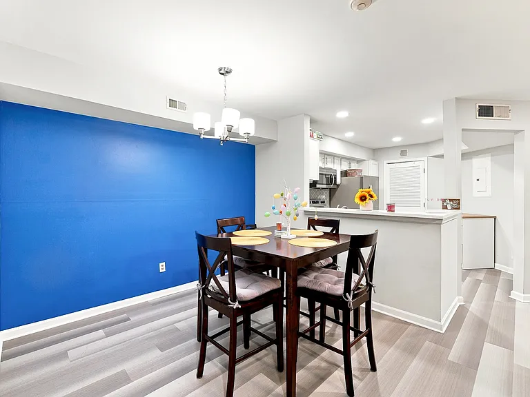 610 McGill Pl NE #610 — Photo 9