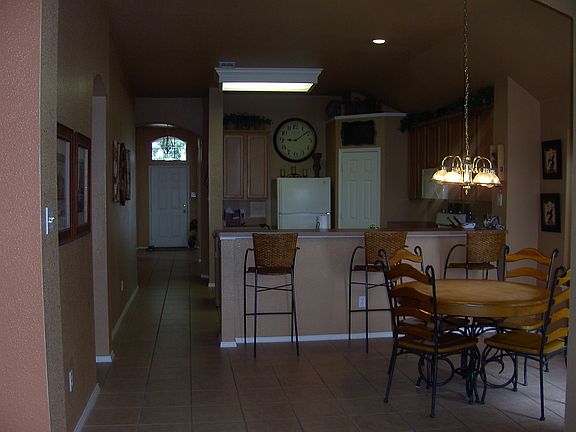 Breakfast Nook With Window Seat And Breakfast Bar