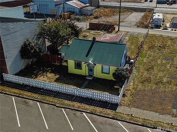 3rd image of 1210 2nd St