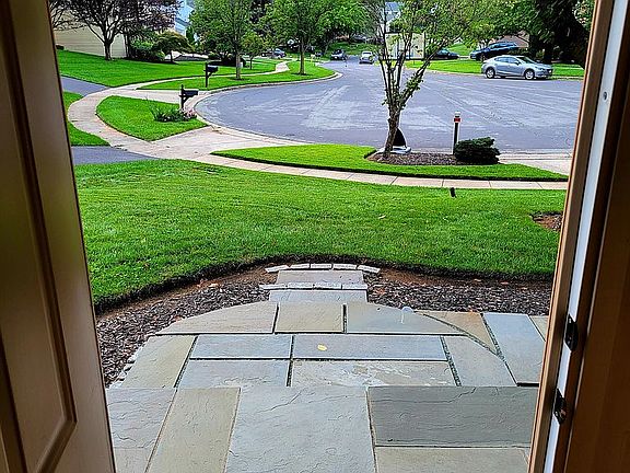 5th image of 11701 Dinwiddie Dr