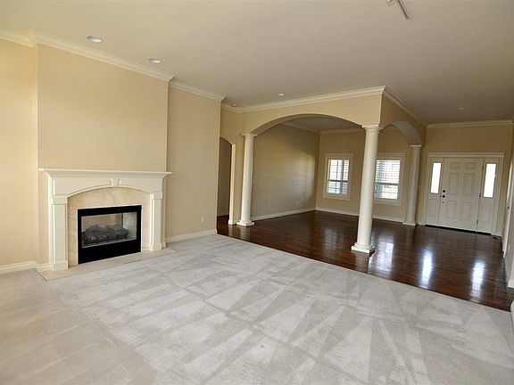 4th image of 3301 Northlake Dr