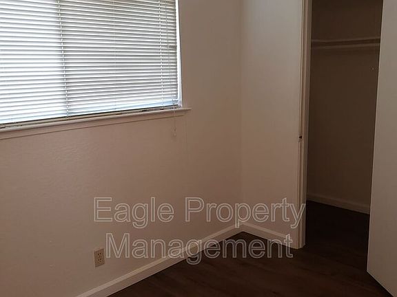 2nd image of 2743 2nd Ave APT 6