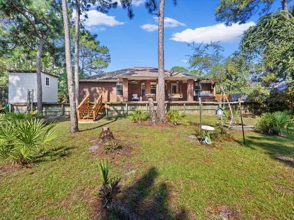 2296 Valley Rd, Navarre, FL 32566