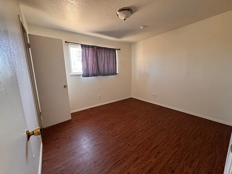 4445 N Emerson Ave — Photo 7