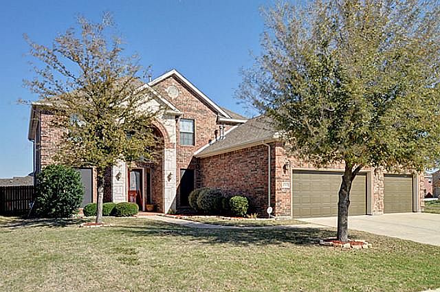 1st image of 4315 Woodcrest Ln
