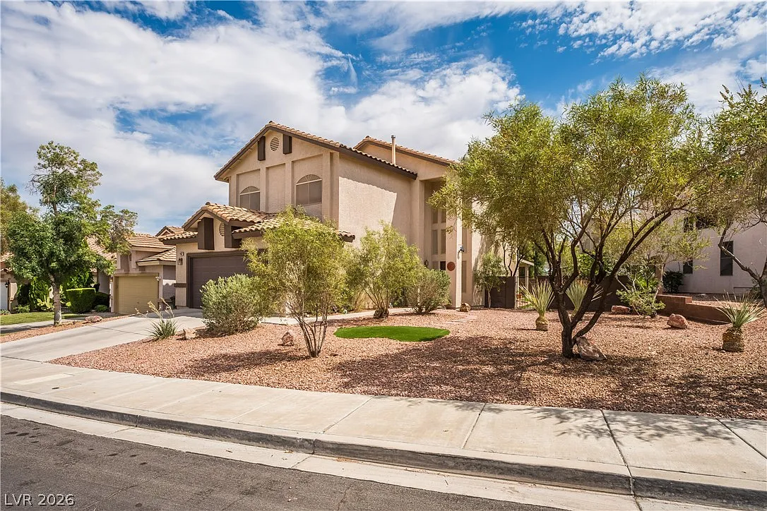 4 bed, 3.0 bath, 2267 sqft, $2,900 — Photo 1