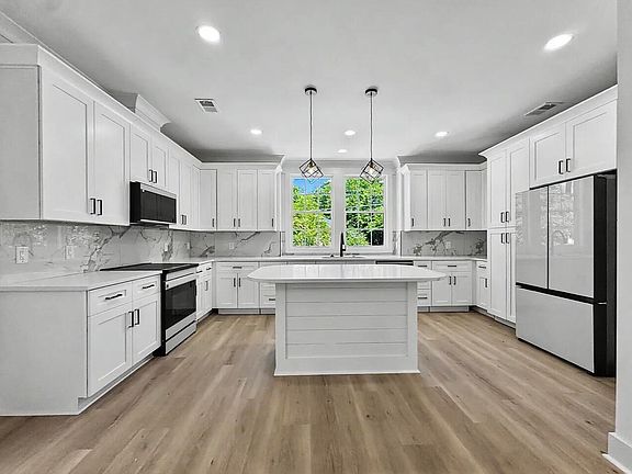 2nd image of 4839 Lecque St