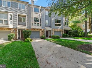 17 Chasemount Ct, Baltimore, MD 21209