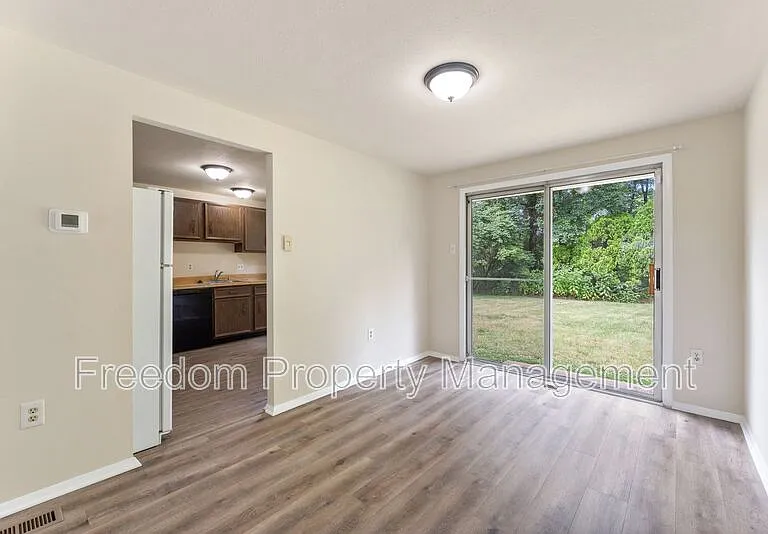 2516 Tabor Ct — Photo 15
