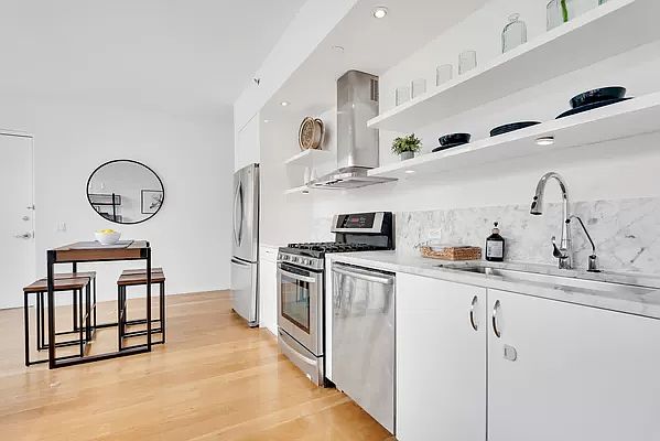 1st image of 580 Carroll St APT 3A