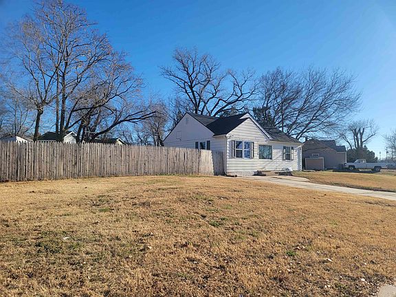 3rd image of 4001 E Vesta Dr