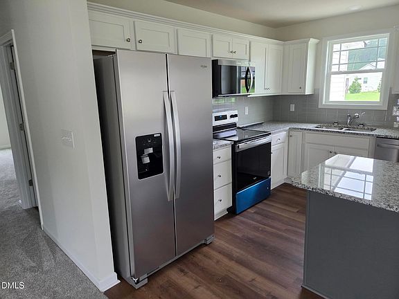 4th image of 130 Tulipfield Way