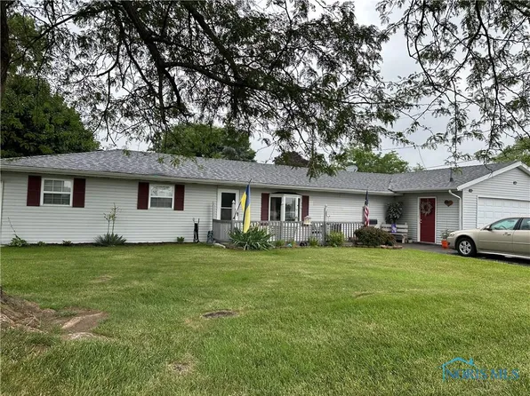 546 W Yeasting St, Gibsonburg, OH 43431
