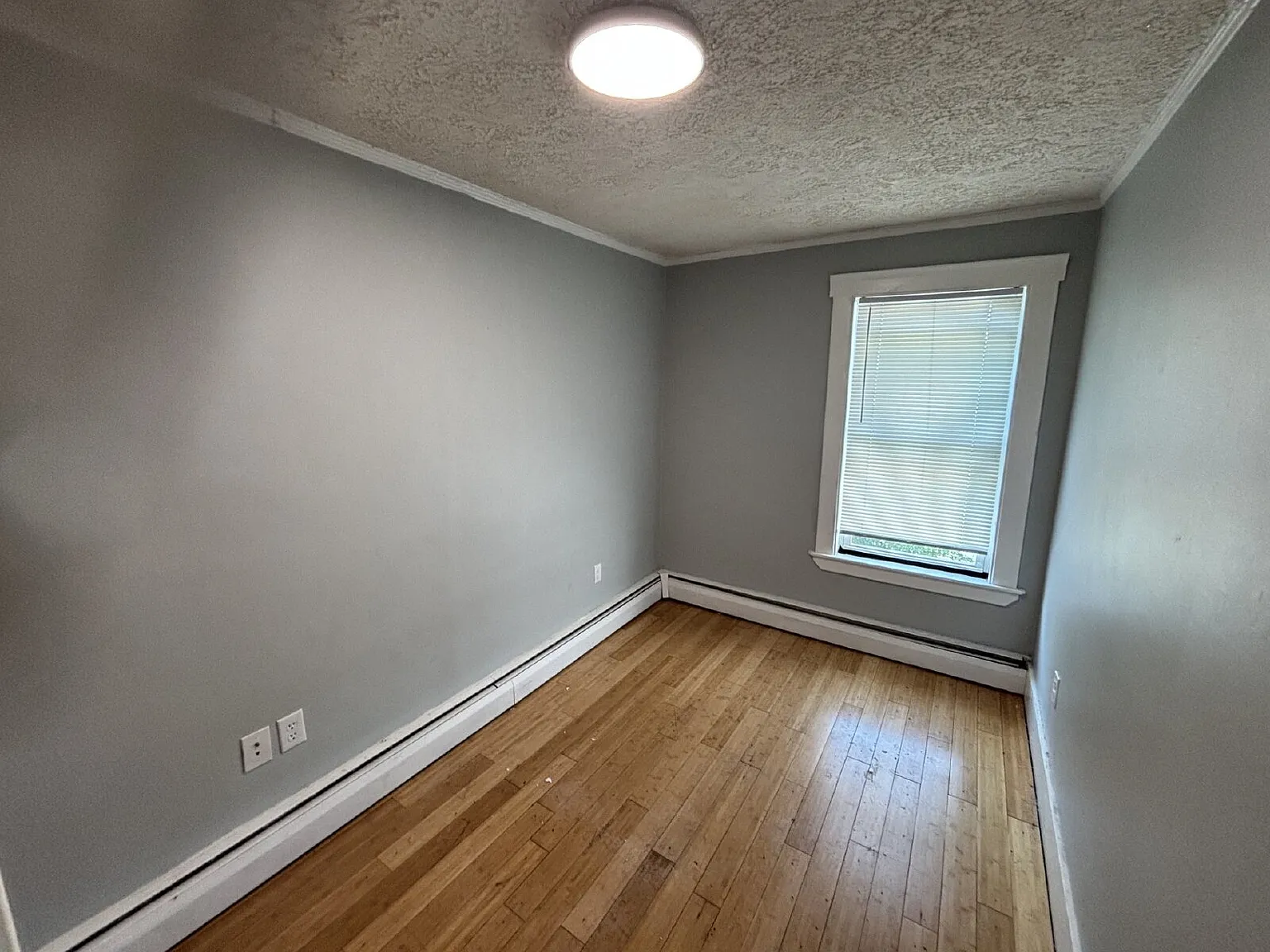 2 bed, 1.0 bath, 1050 sqft, $1,400 — Photo 4