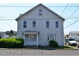 300 Dolph St photo 1