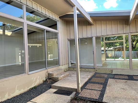 4th image of 615 Oblate Dr #1
